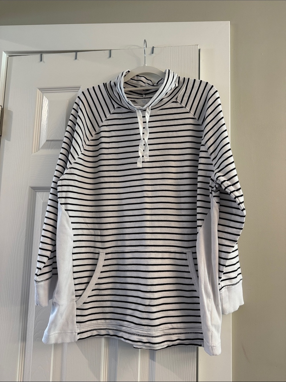 Time and Tru Women’s Black & White Striped Hooded Pullover, Size L